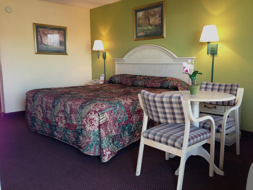 Holiday Terrace Inn - Pigeon Forge Dış mekan fotoğraf
