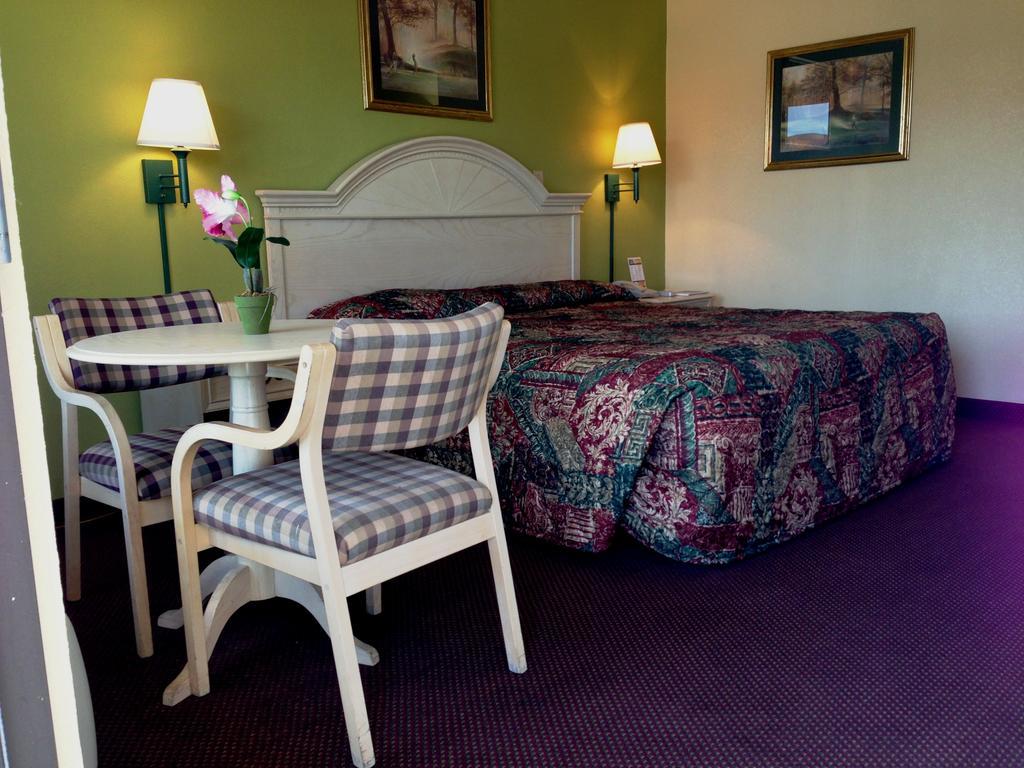 Holiday Terrace Inn - Pigeon Forge Dış mekan fotoğraf